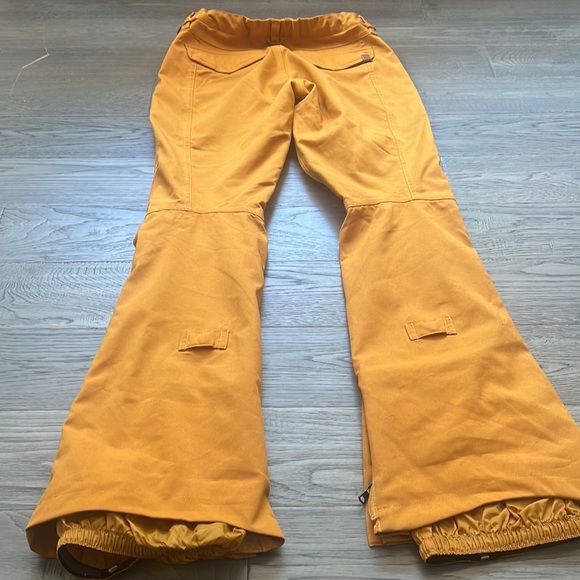🔥Burton🔥 | Mustard yellow bell bottom snowboarding ski winter pants - Picture 14 of 16